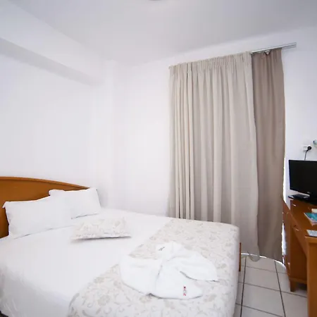 阿斯塔里酒店 3*